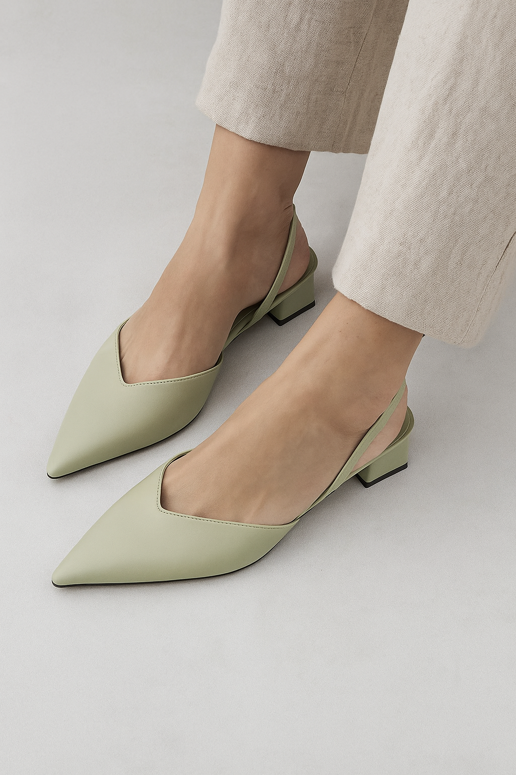 Scarpe slingback con punta a forma di diamante e tacco blocco moderno - Alta Qualita, Consegna Rapida - - blocco diamante forma Frauen Sandalen matilda | scarpe slingback eleganti con punta a forma di diamante e tacco blocco moderno- € punta scarpe scarpe slingback slingback SPRING - Concept Palermo