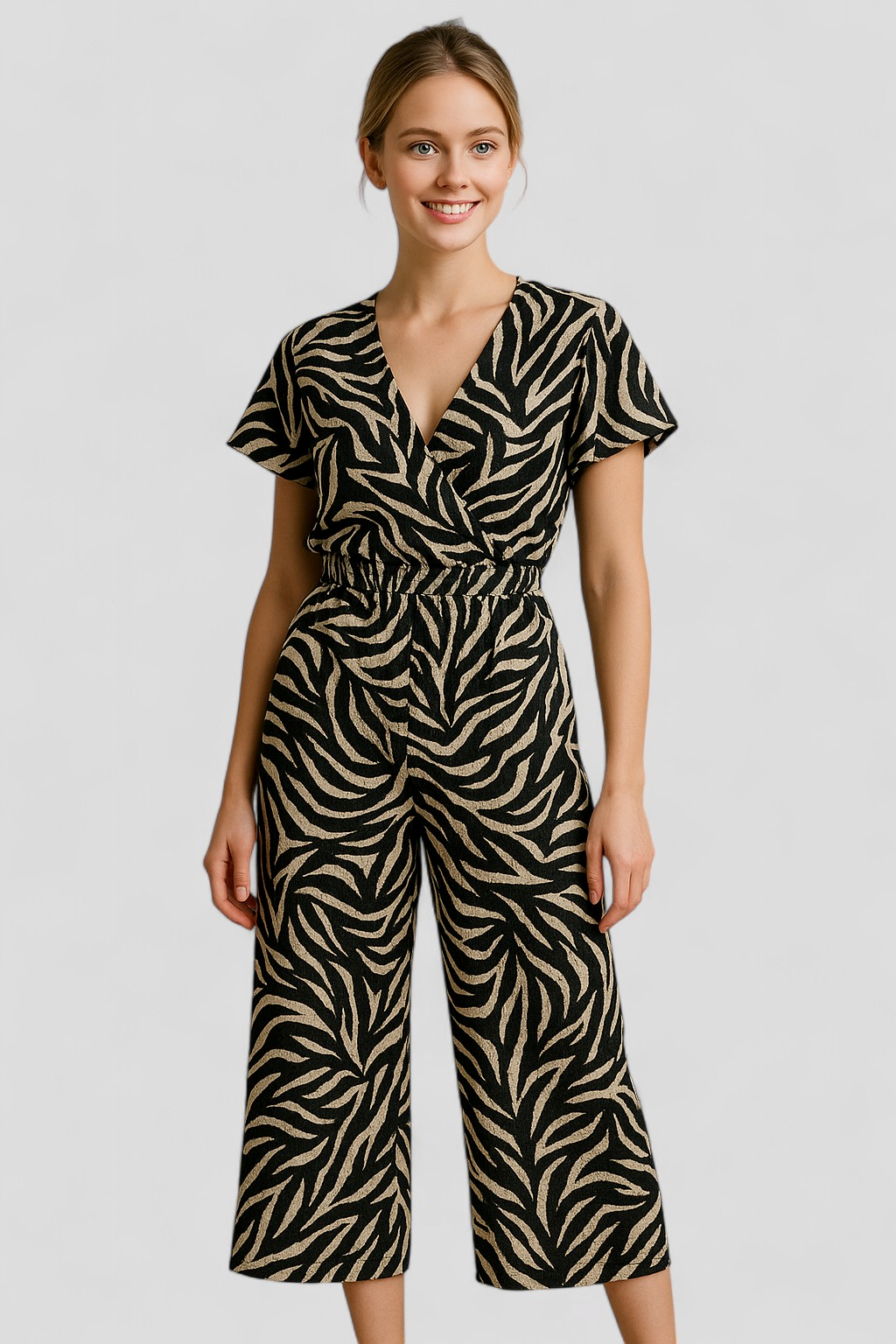 Tuta Donna con Motivo Pantera - - abbigliamento versatile collo a V design pantera donna materiale morbido motivo occasione casual one-pieces pantaloni larghi pantera stile moderno tuta tuta chic tuta donna tuta elegante - Concept Palermo