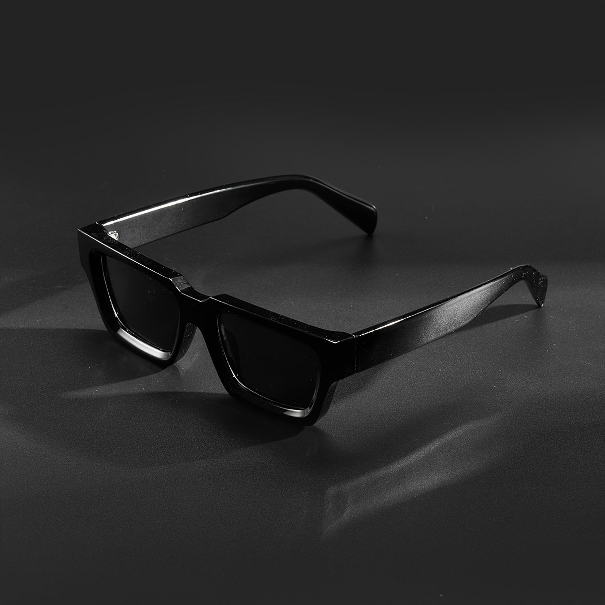 Occhiali da sole quadrati neri alla moda con un'aria retro - - accessoires alla aria moda neri occhiali occhiali sole quadrati retro sunglasses zonnebrillen - Concept Palermo