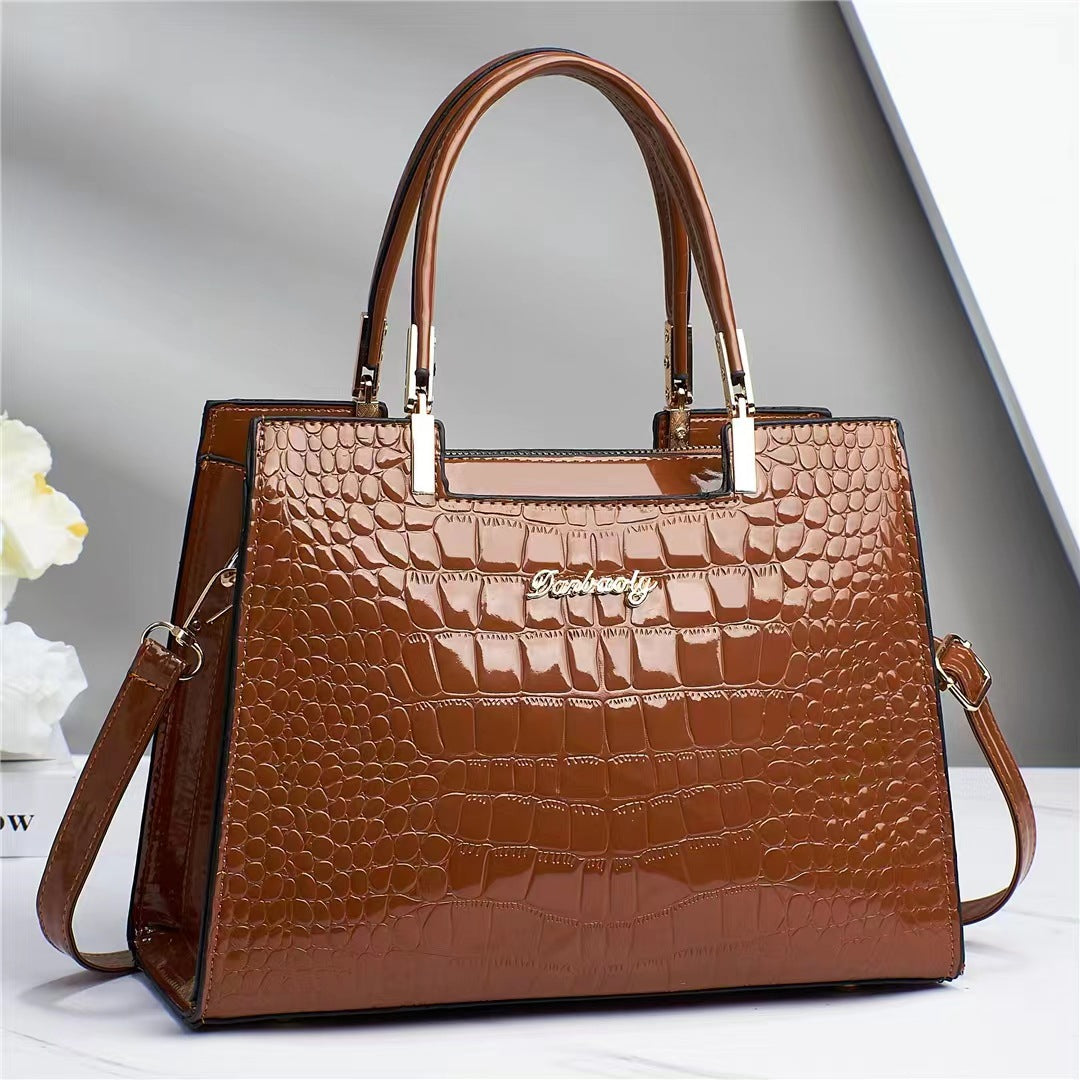 Borsa a Tracolla Donna Nera Lucida Effetto Coccodrillo, Elegante con Cinghia Regolabile - Marrone - bags borsa borsa donna coccodrillo donna effetto handbags lucida Women's handbags - Concept Palermo