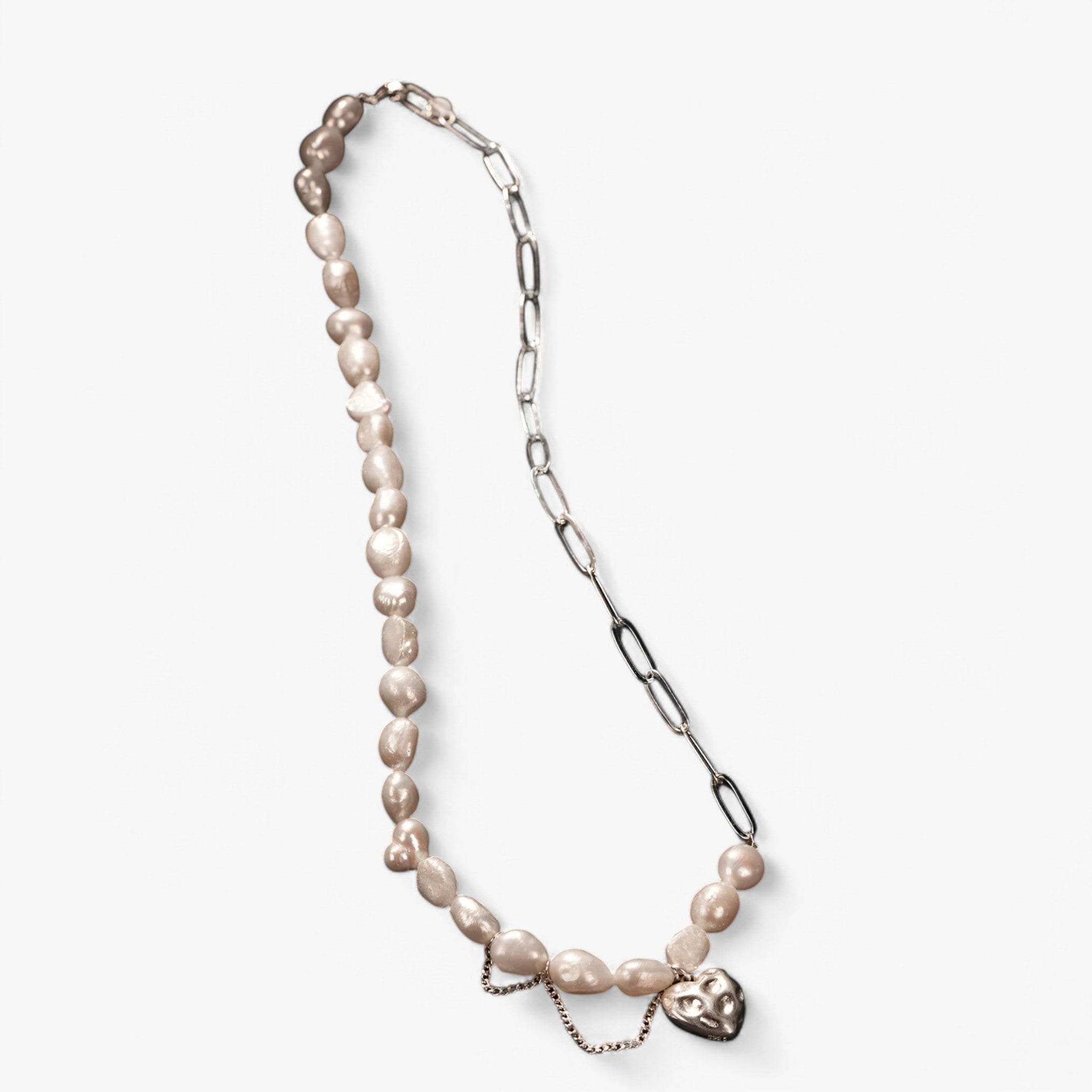 Collana Asimmetrica Donna Hartparel in Lana, Design Moderno ed Elegante - - 925 Silver asimmetrica collana collana asimmetrica donna gifts-necklace hartparel jewelry lana necklace Pearls Silver & Pearl - Concept Palermo