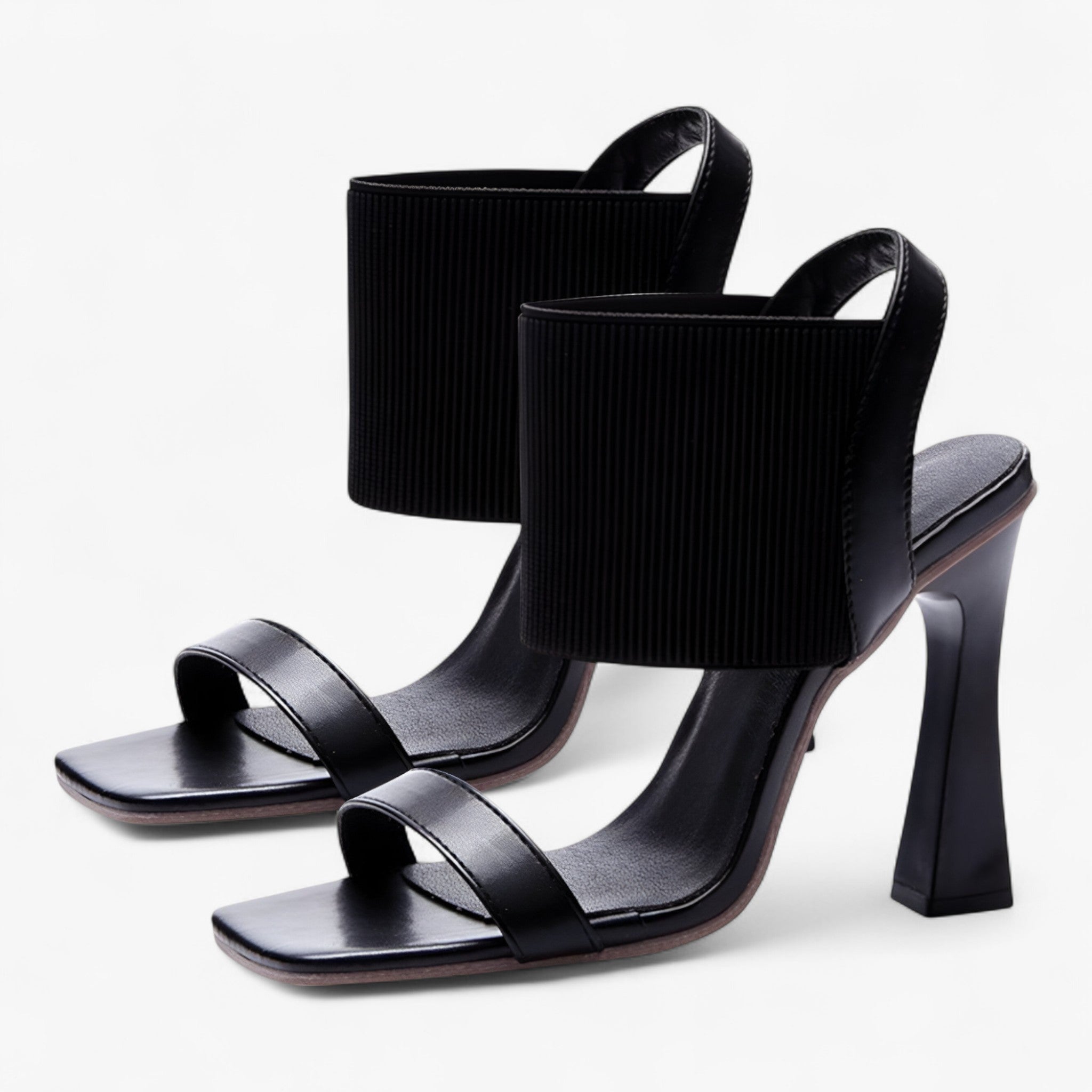 Sandalias para mujer con punta cuadrada sofisticadas y elegantes en piel negra
