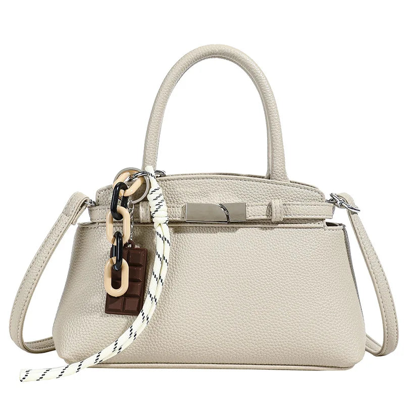 Brilla con eleganza: borsa a conchiglia di lusso per serate indimenticabili - Crema - Bags borsa brilla brilla eleganza conchiglia eleganza indimenticabili serate women bags Women's handbags - Concept Palermo