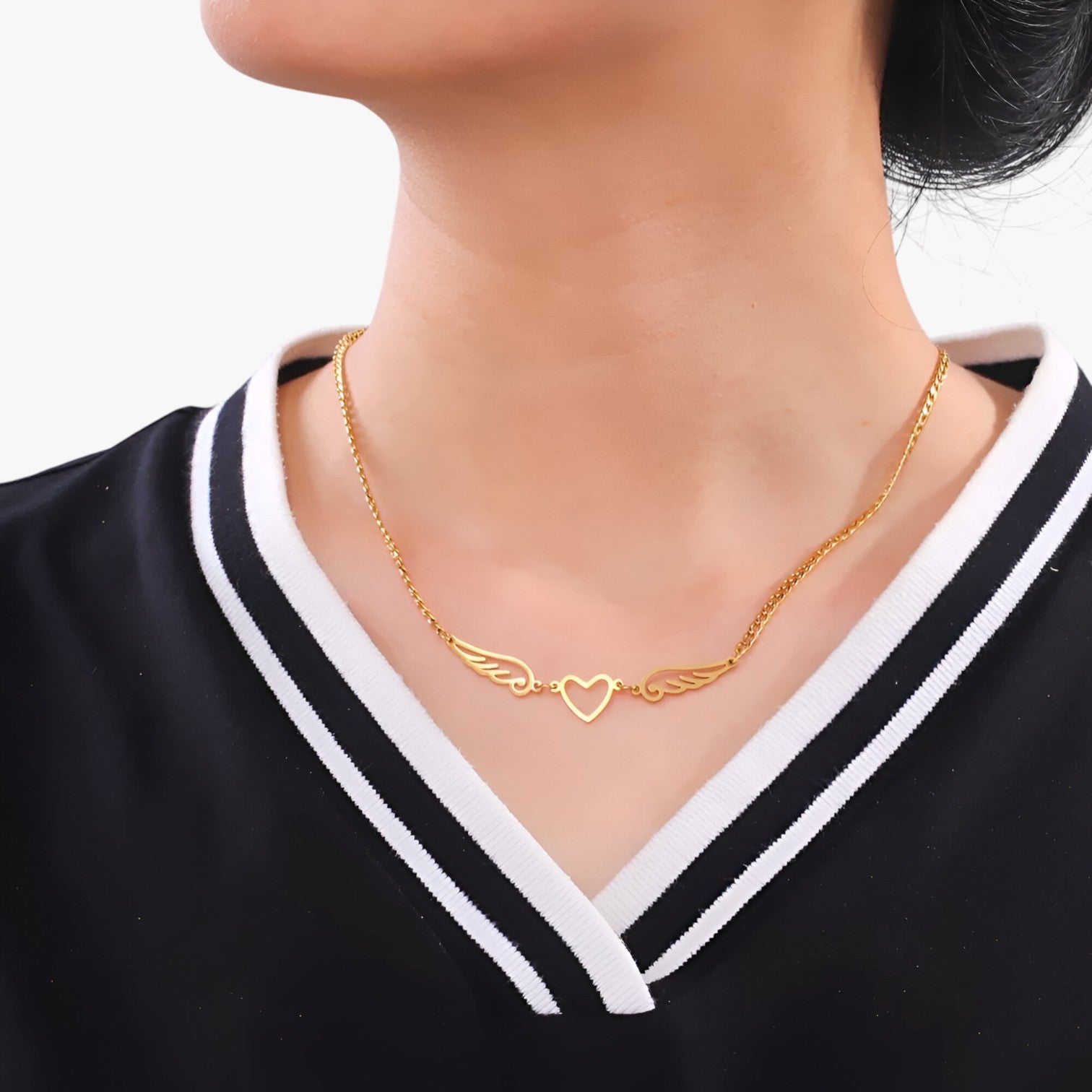 Collana in acciaio inossidabile a forma di cuore e ali d'angelo di Skyrim Lana Donna - - acciaio angelo collana collana acciaio cuore donna forma inossidabile Necklace NECKLACES Necklaces for Women - Concept Palermo