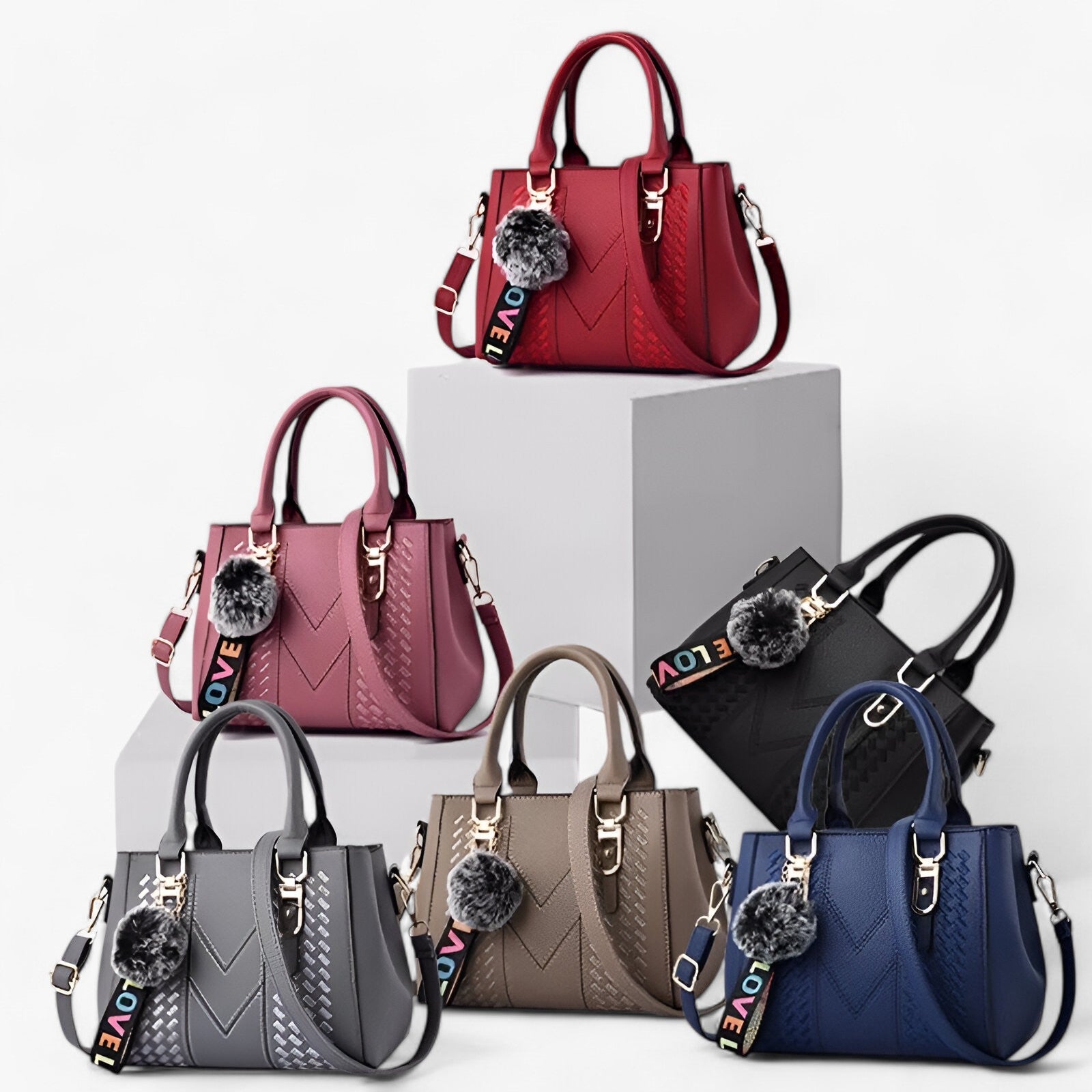 Borsa Messenger Donna Nera in Vera Pelle con Tracolla Regolabile e Pompon - - bag bags borsa borsa messenger casual bag donna Gift Gifts for women Handbag messenger pelle pompon women bags womens fashion - Concept Palermo