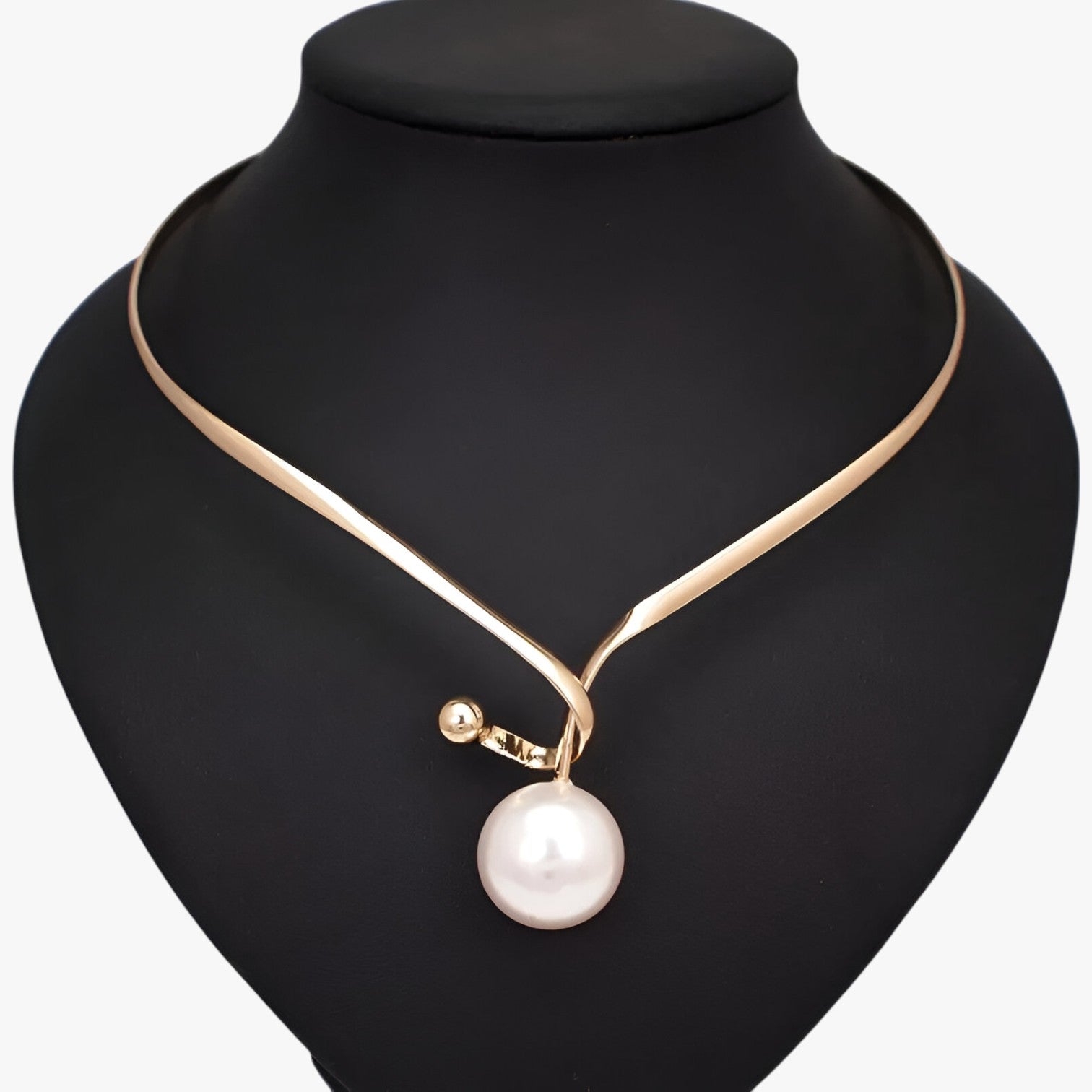 Choker con pendente a forma di perla per un look raffinato Donna - Colore Dorato - choker choker pendente donna elegant womens necklaces Fashion Necklaces forma jewelry look Necklace Necklaces for Women pendente perla - Concept Palermo