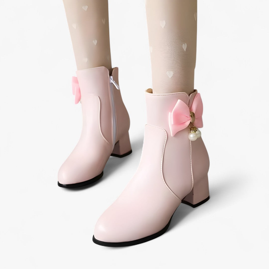 Stivaletti con fiocco e tacco alto per taglie comode - - BOOTS Boots & Shoes comode fiocco shoes stivaletti stivaletti fiocco tacco taglie - Concept Palermo
