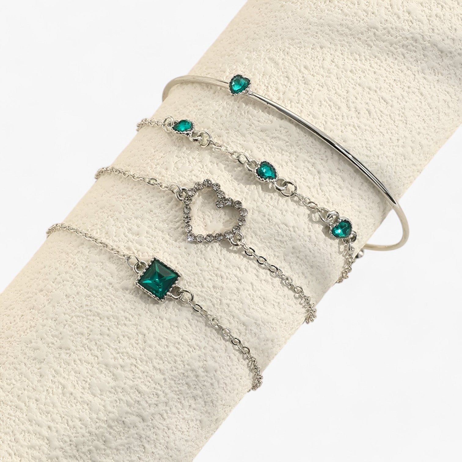 Bracciali in Smeraldo con Charm Raffinati Donna - - Accessories Jewelry bracciali bracciali smeraldo BRACELETS charm donna jewelry raffinati smeraldo - Concept Palermo