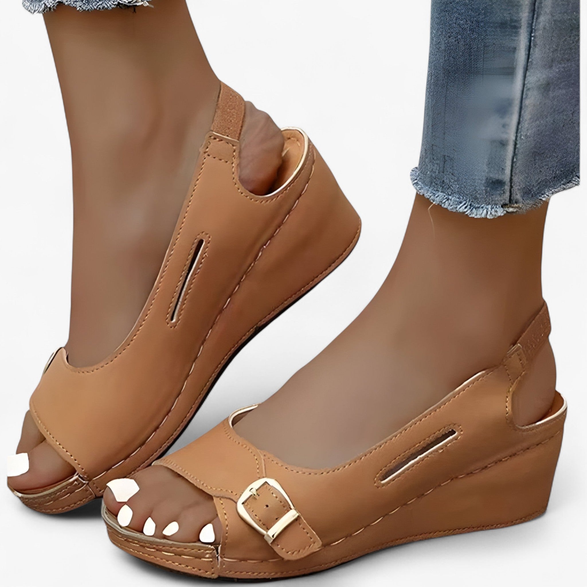Sandalias cómodas para mujer en piel negra con cuña baja - ideales para el verano