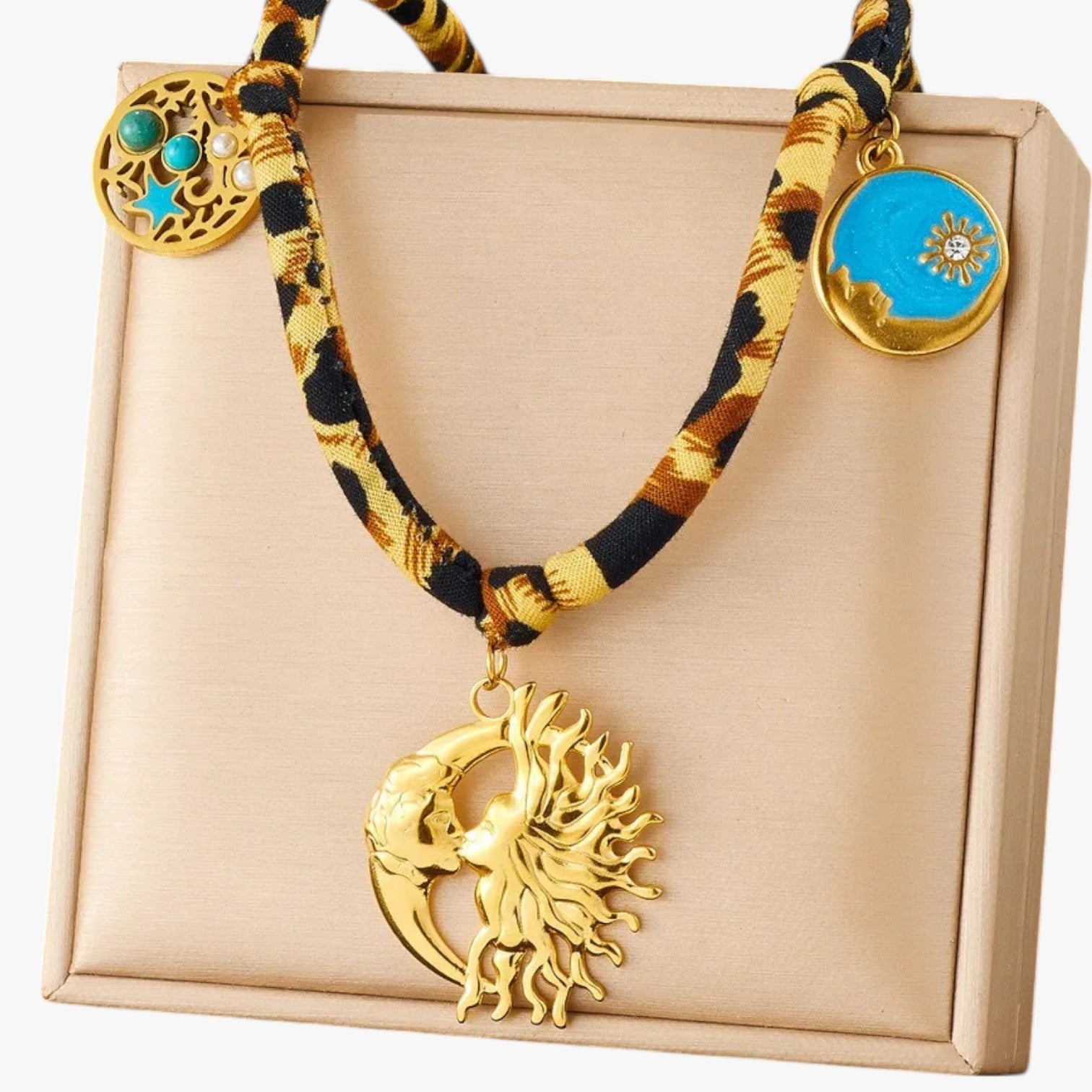 Collana Charm Leopardo con Dettagli Oro Stile Unico e Regalo Lana - - charm collana collana charm dettagli Fashion Necklaces jewelry lana leopardo necklace NECKLACES Necklaces for Women regalo - Concept Palermo