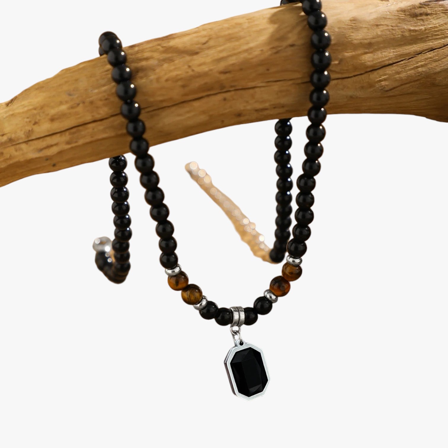 Stile audace al collo – Collana con perline nere e ciondolo quadrato per uomo Pelle Lana - - audace ciondolo collana collo jewelry lana Mens fashion necklace necklace for men nere pelle - Concept Palermo