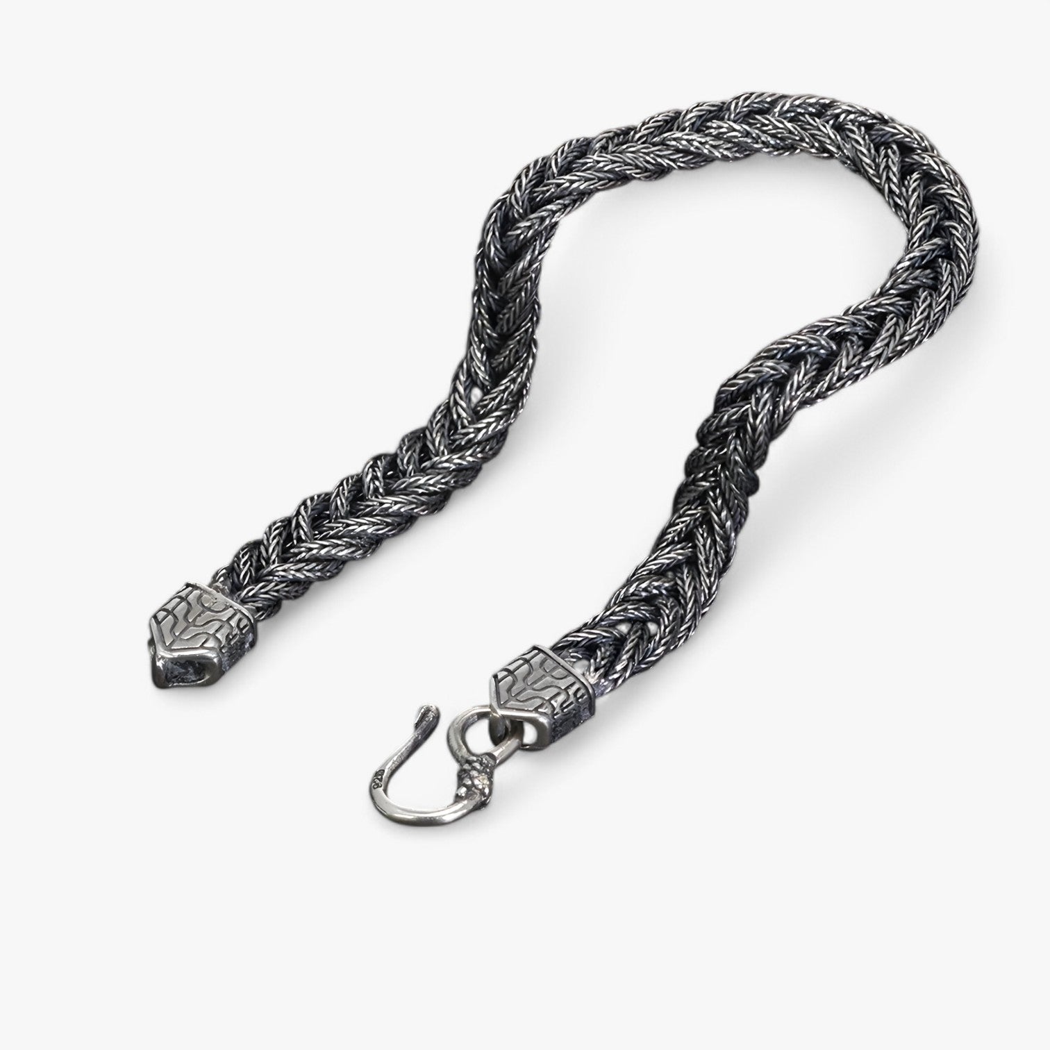 Bracciale in Argento Vintage – Eleganza Robusta e Intrecciata a Mano Uomo - - bracciale bracciale vintage BRACELET eleganza intrecciata jewelry mano mens accessory mens bracelet robusta uomo - Concept Palermo