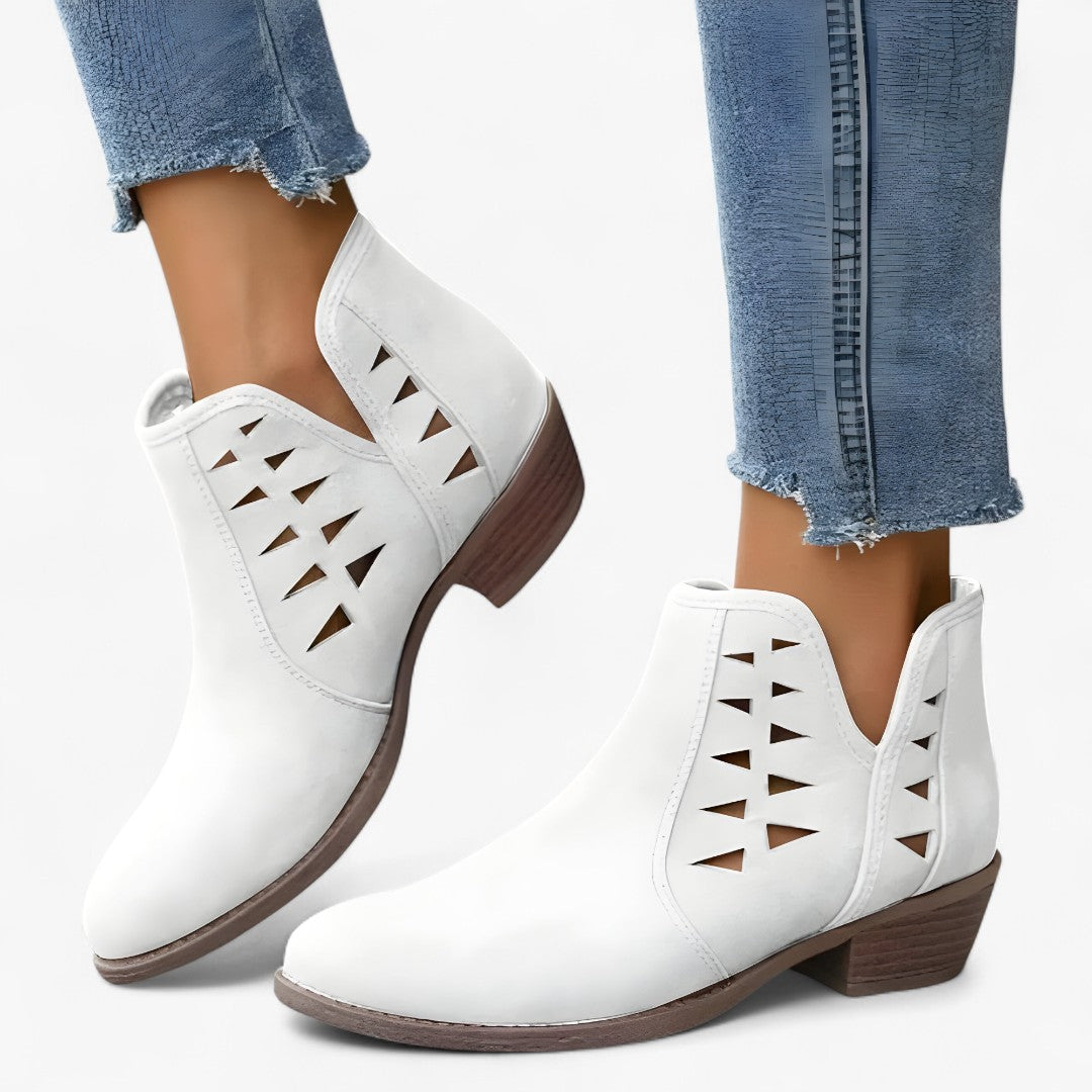 Stivaletti bianchi in maglia traforata stile western Pelle - - bianchi BOOTS Boots & Shoes maglia pelle shoes shoes for women Shoes women stile stivaletti stivaletti bianchi traforata womens shoes - Concept Palermo