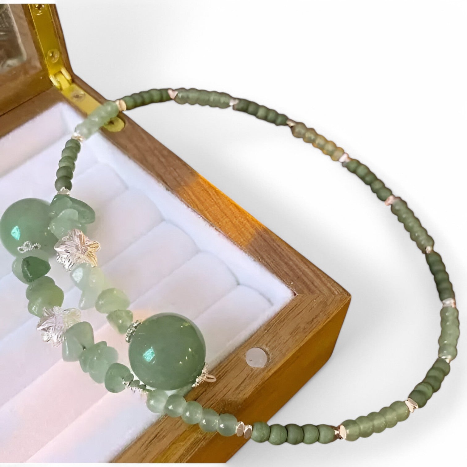E senza tempo: collana choker in giada orientale per un look raffinato Pelle Uomo - - choker collana elegant womens necklaces Fashion Necklaces giada jewelry look Necklace Necklaces for Women orientale pelle raffinato - Concept Palermo