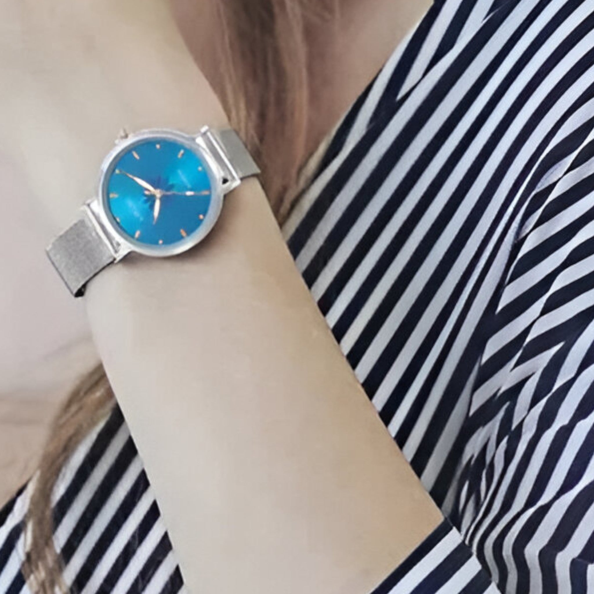 Orologio minimalista in argento con fiori e cinturino in acciaio - - acciaio cinturino female watch fiori minimalista orologio orologio minimalista watch for women watches - Concept Palermo