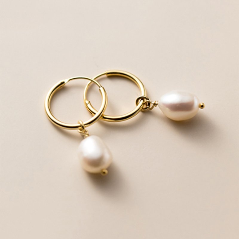Orecchini Isabel con Perle Bianche Pendenti in Argento 925 da Donna - - allthingspearl Animal&nature AV5&6 AV7 AV7+W AV7+W+AUG23 AV7+W+AUG23+SEP23 Best-SellingQ322 BestsellingQ123 BestsellingQ422 Drop earrings EverydayEssentials gold highquality Holiday Edit Hoops HYPOALLERGENIC isabel jewelry mge Minimal MINIMALISTIC Nature new_for_google newarrivalsoctober orecchini orecchini perle Pearl perle pink price29 Small&Simple Special&Wedding Specialoccasionjewelry ThoughtfulGifts - Concept Palermo