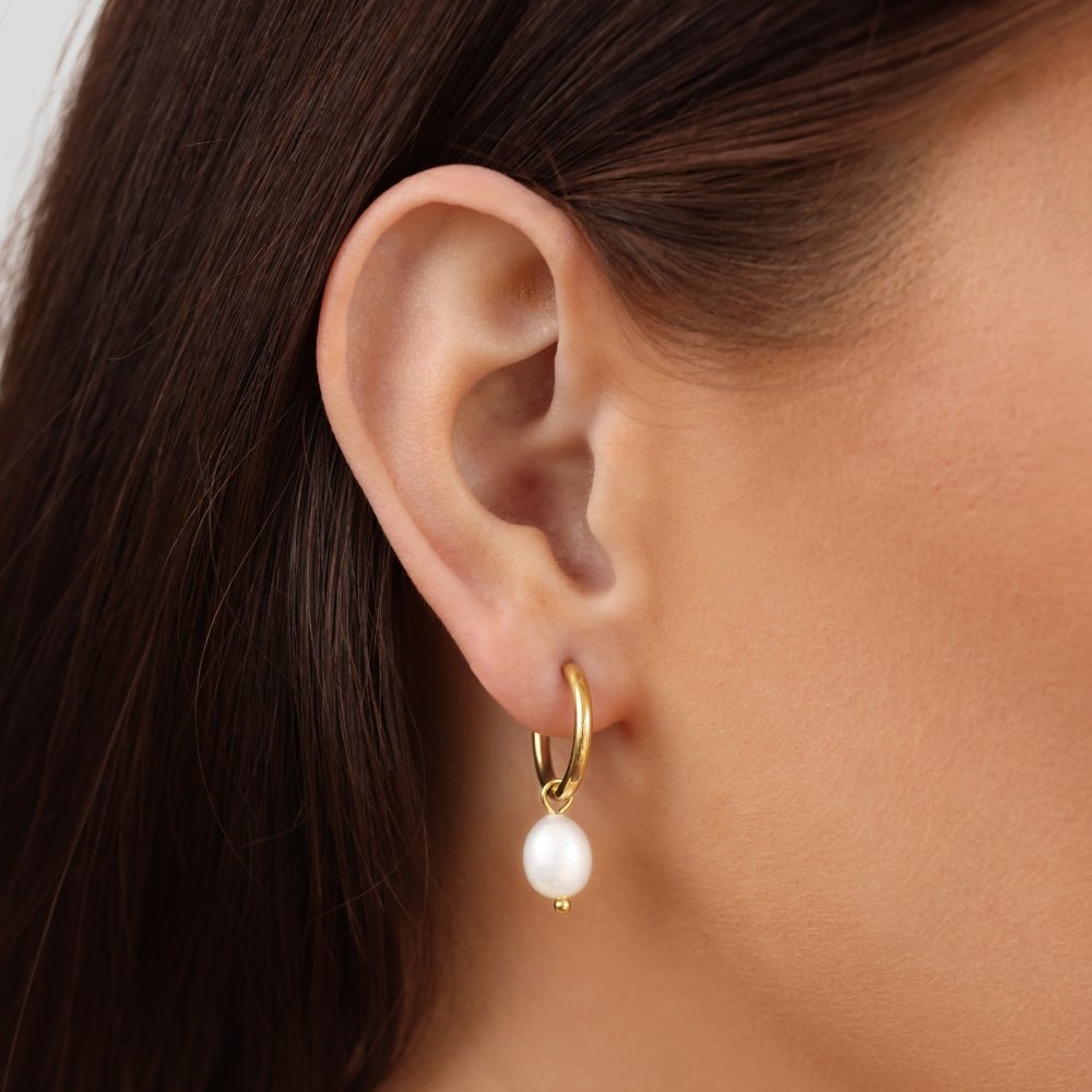 Orecchini Isabel con Perle Bianche Pendenti in Argento 925 da Donna - - allthingspearl Animal&nature AV5&6 AV7 AV7+W AV7+W+AUG23 AV7+W+AUG23+SEP23 Best-SellingQ322 BestsellingQ123 BestsellingQ422 Drop earrings EverydayEssentials gold highquality Holiday Edit Hoops HYPOALLERGENIC isabel jewelry mge Minimal MINIMALISTIC Nature new_for_google newarrivalsoctober orecchini orecchini perle Pearl perle pink price29 Small&Simple Special&Wedding Specialoccasionjewelry ThoughtfulGifts - Concept Palermo