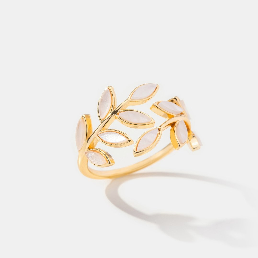 Anello da donna in foglia d'oro, elegante e versatile per ogni occasione speciale - - anello anello foglia foglia Gold jewelry Ring ring for women - Concept Palermo