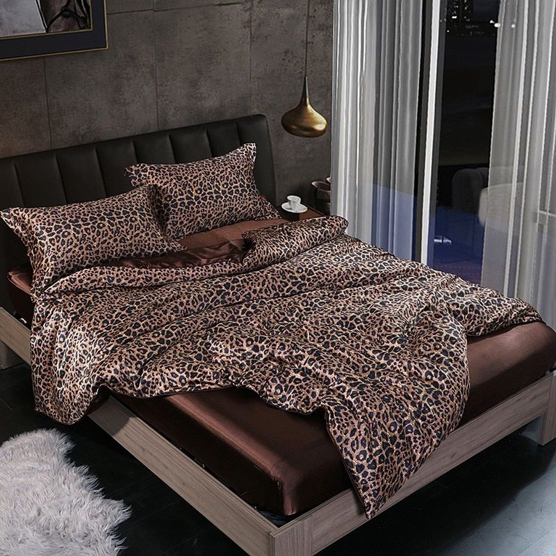 Set Copripiumino Matrimoniale 4 Pezzi in Raso/Seta Lusso per Uomo, 2 Federe e Lenzuolo - Leopardo - Beddengoed Bedding bedsheets copripiumino federe home & garden Kussensloop Laken lenzuolo new_for_google_may pezzi pezzi seta raso Sale Satijn seta - Concept Palermo
