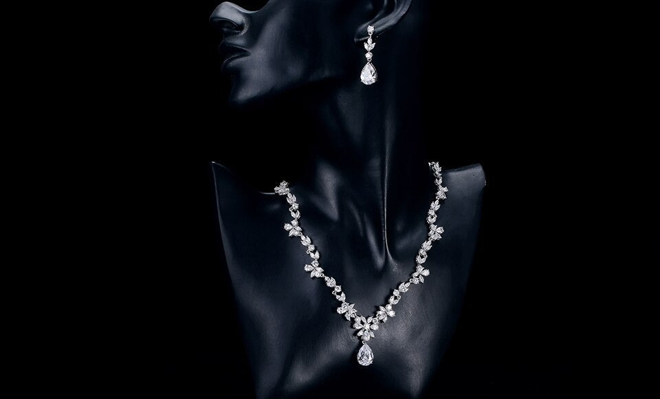 Set Gioielli Donna con Cristalli Bianchi e Perle - Collana e Orecchini Eleganti - - cristalli donne gioielli gioielli cristalli jewelry necklace Necklaces for Women perle - Concept Palermo