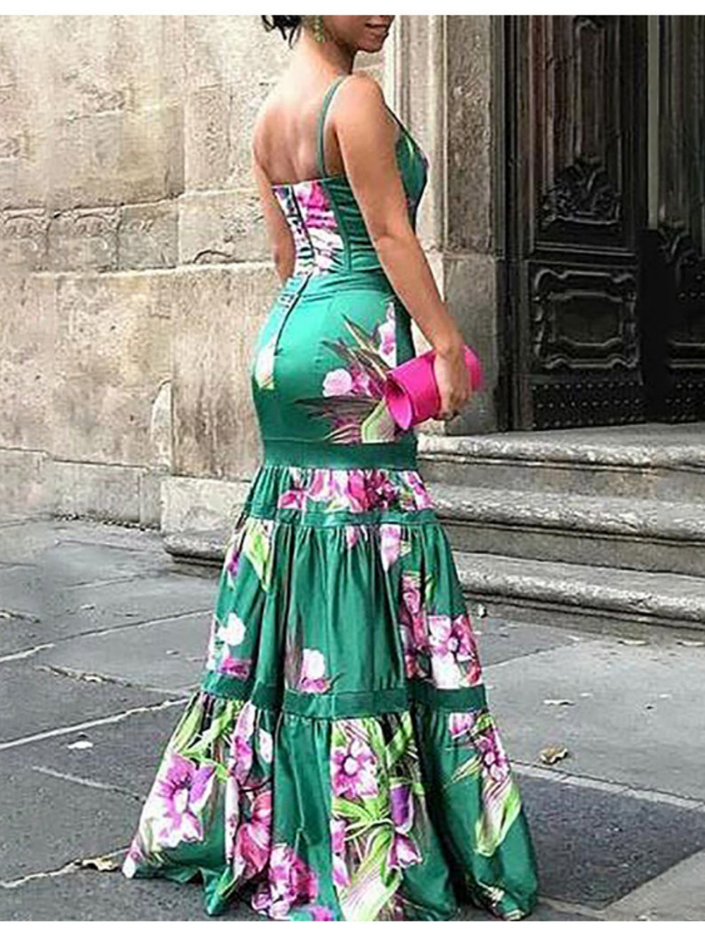 Abito lungo maxi in raso senza tempo con pannello stampato e spalline posteriori