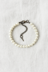 Parelarmband met zwarte ketting sluiting