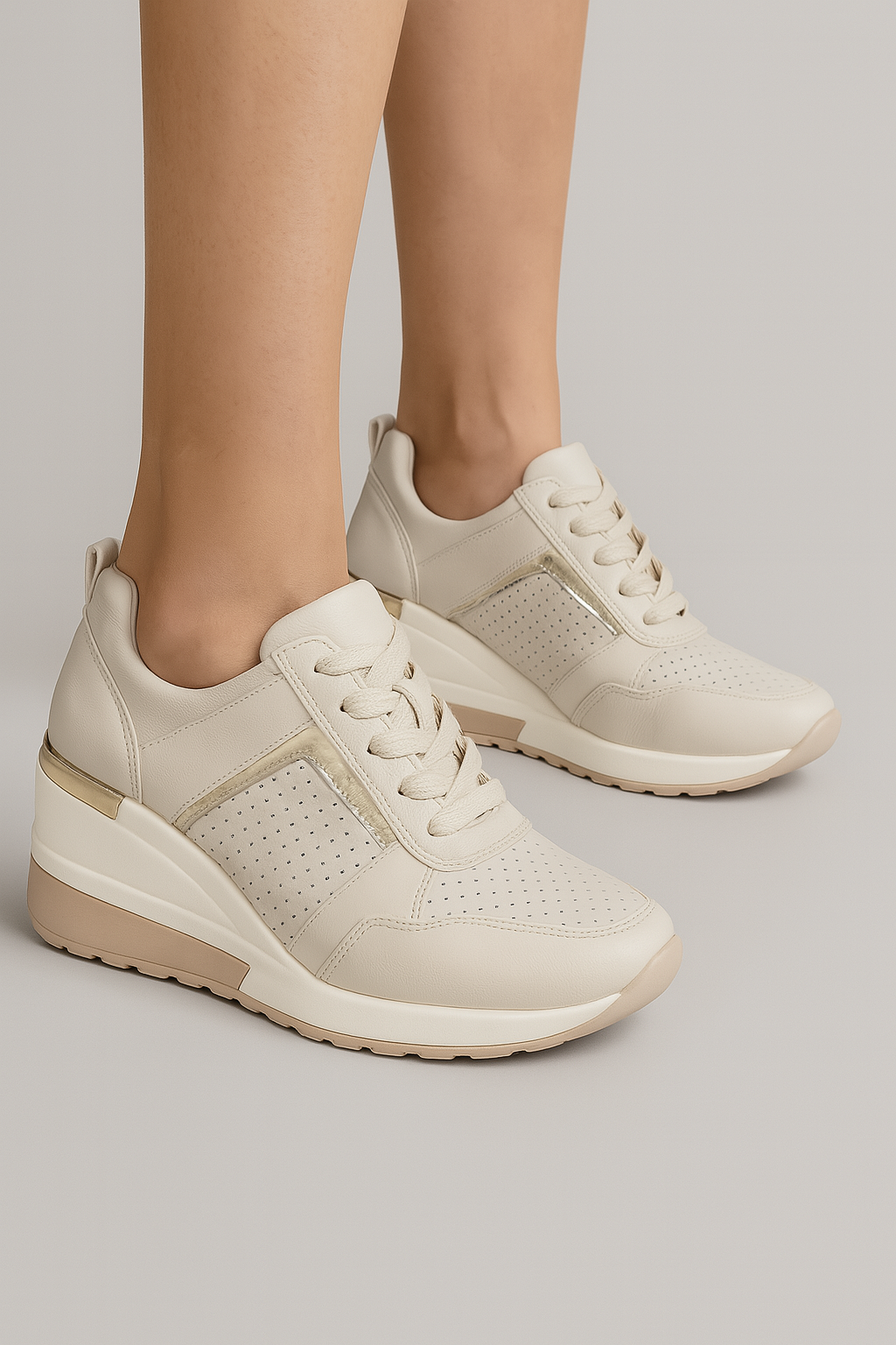 Sneakers Donna Nere con Zeppa 8cm, Dettagli Metallici, Comode ed Eleganti - - comoda dettagli donna Fashion female-ai metallici Schuhe shoes sneakers sneakers donna suola women - Concept Palermo