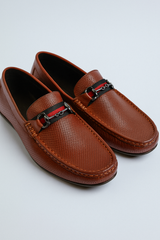 Bruine leren heren mocassins voor autorijden met decoratief detail