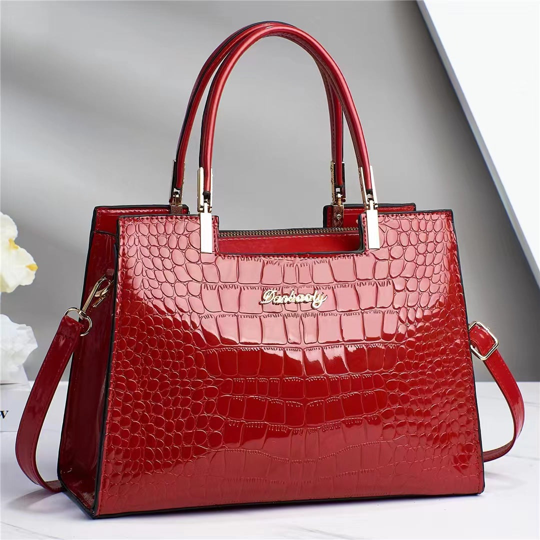 Borsa a Tracolla Donna Nera Lucida Effetto Coccodrillo, Elegante con Cinghia Regolabile - Rosso - bags borsa borsa donna coccodrillo donna effetto handbags lucida Women's handbags - Concept Palermo