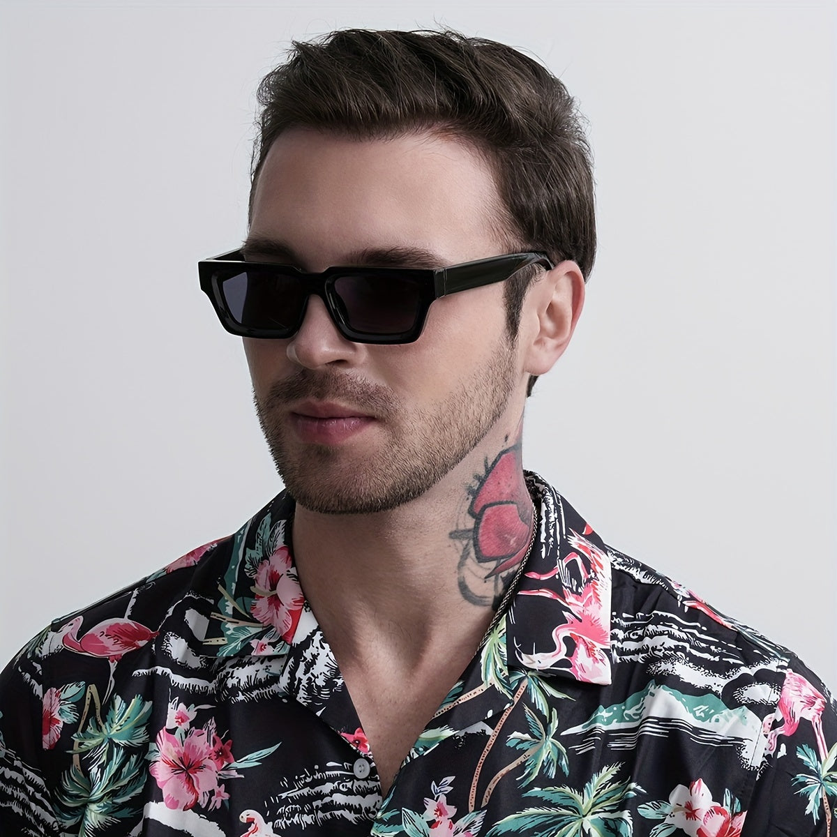 Occhiali da sole quadrati neri alla moda con un'aria retro - - accessoires alla aria moda neri occhiali occhiali sole quadrati retro sunglasses zonnebrillen - Concept Palermo