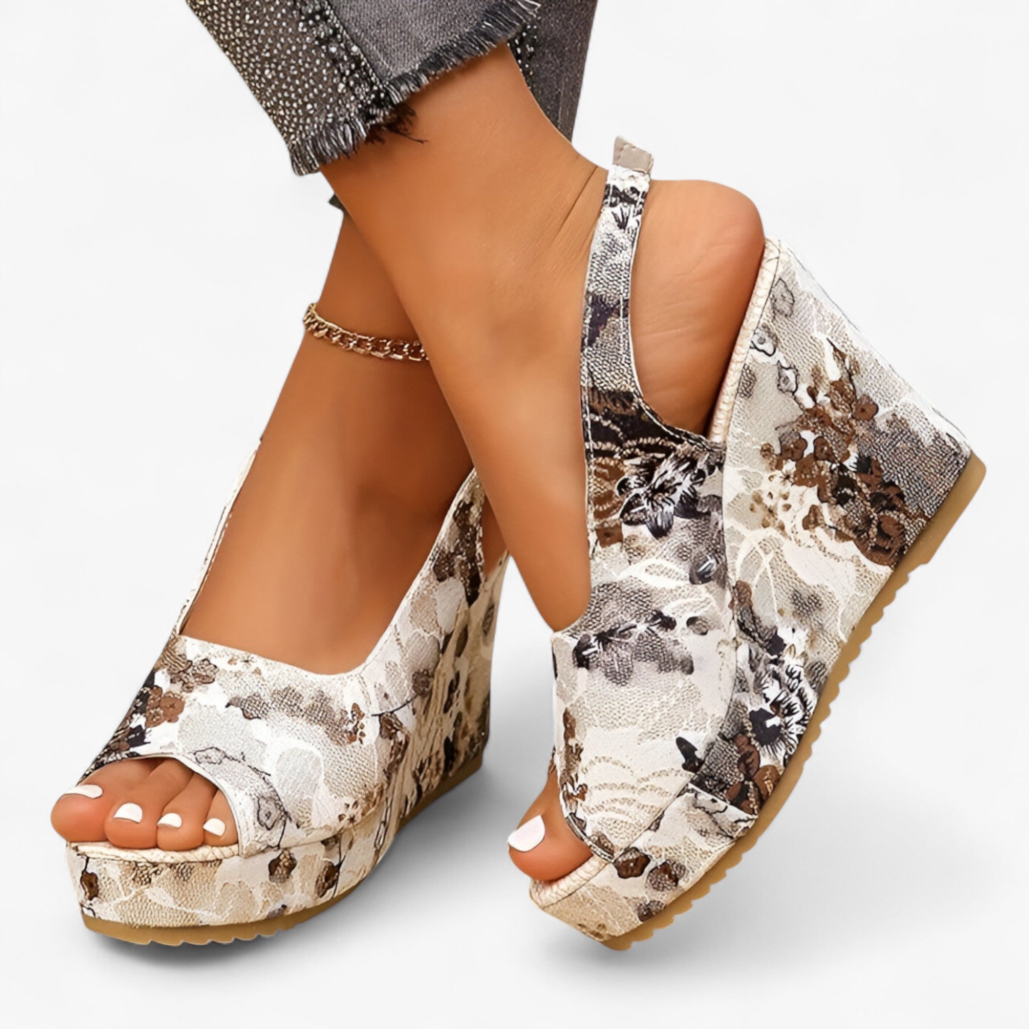 Sandalias florales cómodas y elegantes para mujer en piel sintética