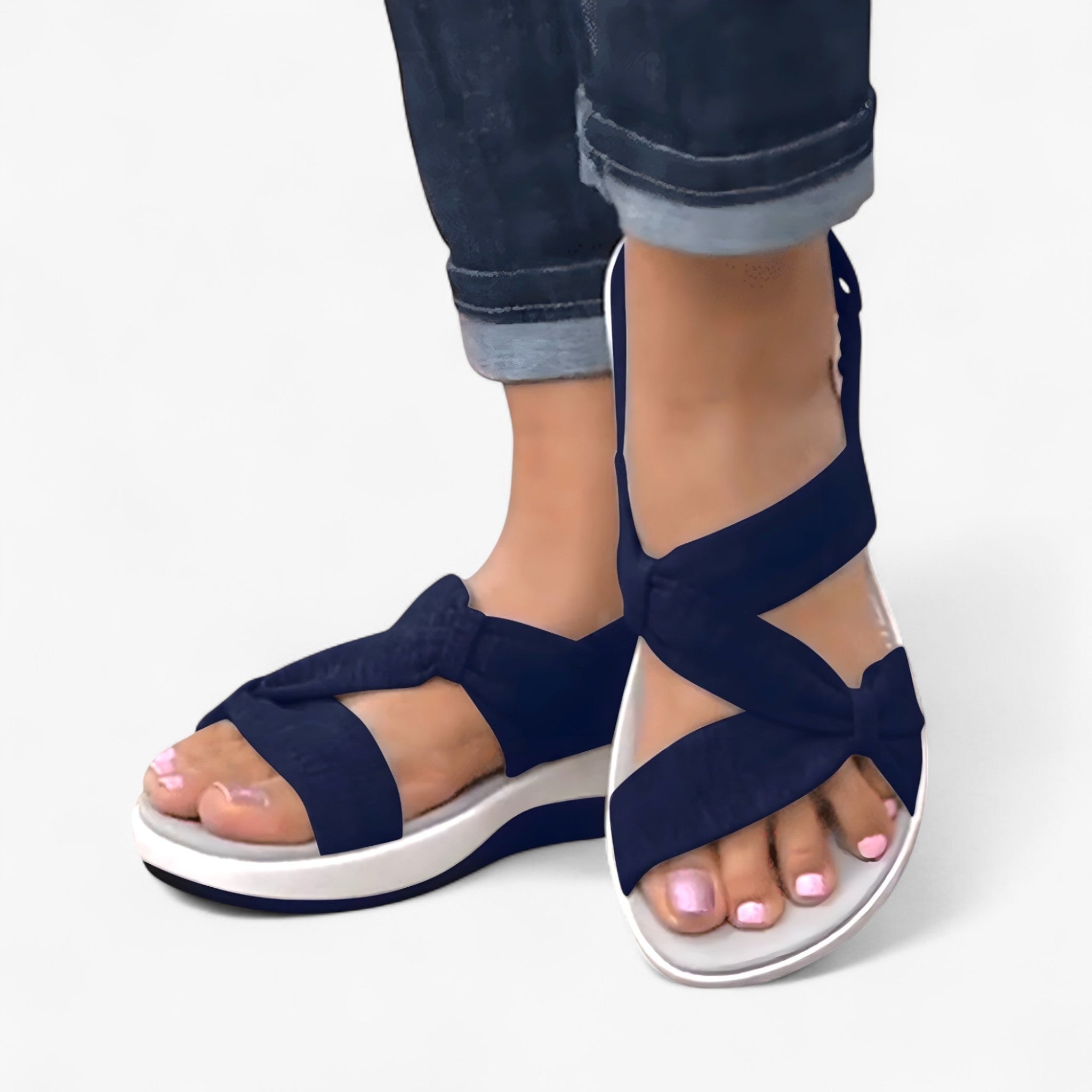Sandalias de verano cómodas para mujer en piel negra con cuña baja