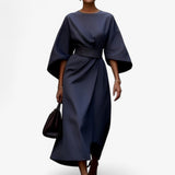 Elegante asymmetrische gouden damesjurk, modern, voor ceremonies en speciale gelegenheden