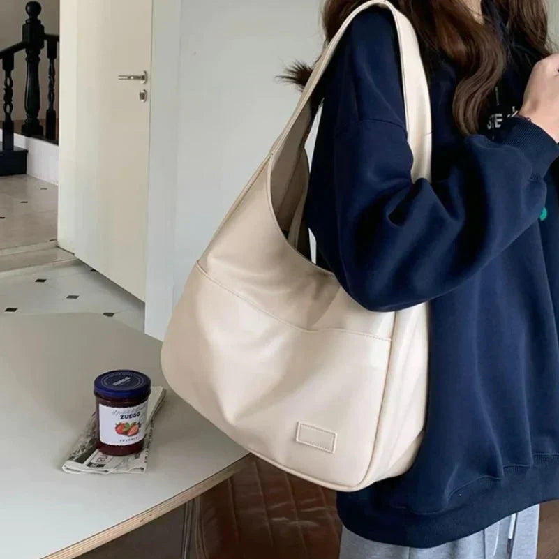 Borsa Hobo in pelle vegana Maya stilosa per donne attente alle tendenze Donna - - alle attente bags borsa borsa hobo donna donne hobo Leather Bag - Concept Palermo