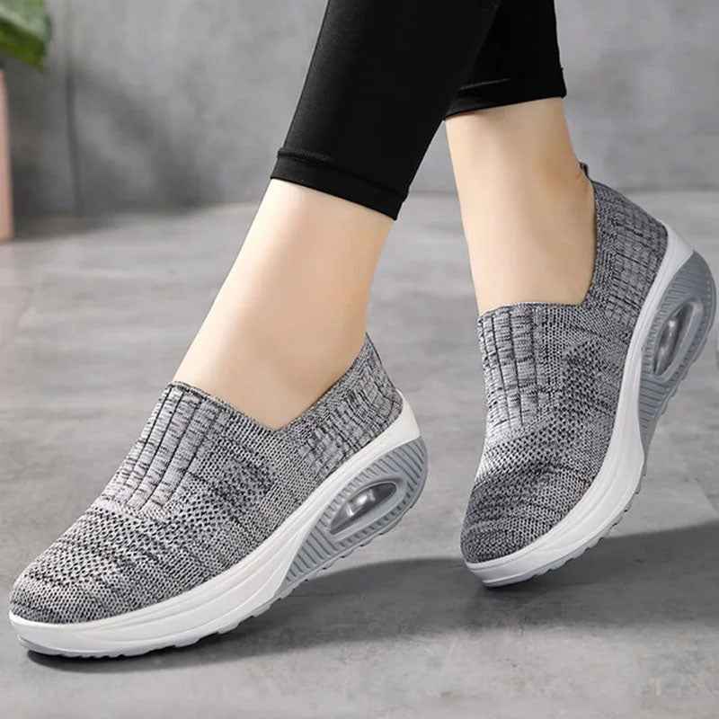 Scarpe da donna comode e leggere per la camminata quotidiana