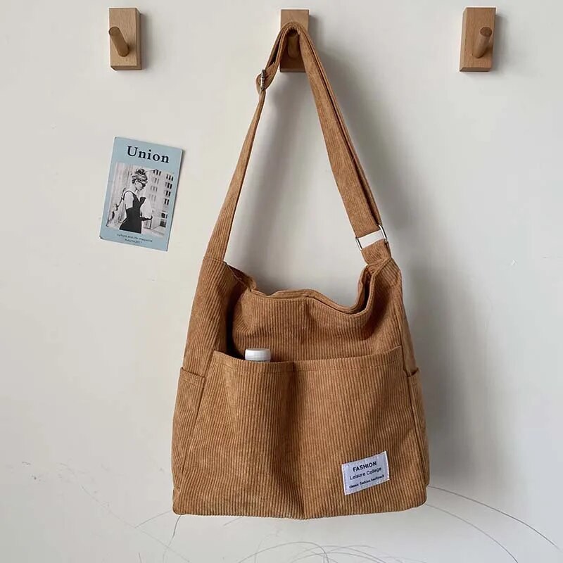 Borsa Tracolla Donna in Velluto Nero Elegante con Catena Oro - Marrone - accessori moda borsa borsa a tracolla borsa elegante borsa in velluto borsa nera borsa piccola da donna borsa tracolla borse a mano borse casual borse di lusso design senza tempo donna organizzatore borsa tracolla velluto - Concept Palermo