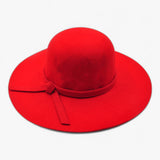 Elegante dames strohoed voor de zomer, geschikt voor het strand, diverse kleuren