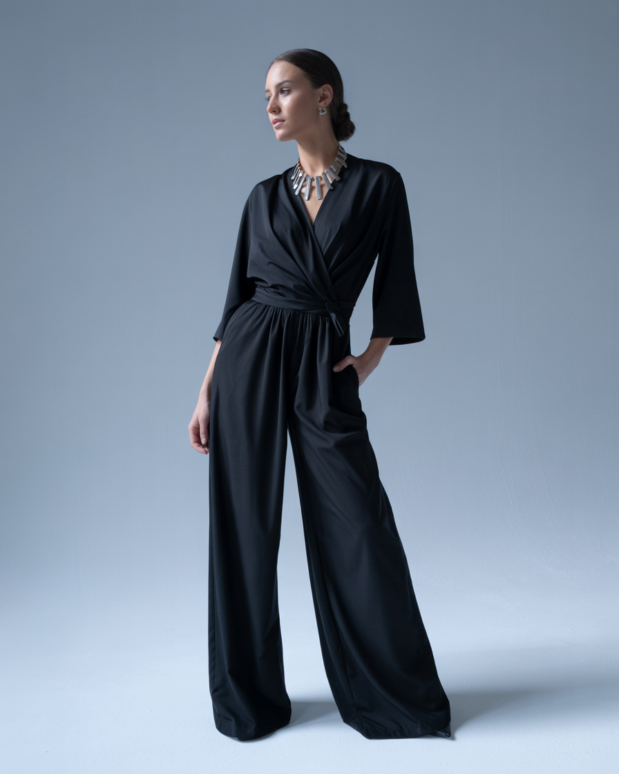 Tuta da donna elegante in cotone nero con cappuccio, vestibilità comoda, taglie dalla S alla XL - - abbigliamento casual abbigliamento donna completo elegante donna jumpsuit con tasche jumpsuit con V-ausschnitt jumpsuit da cerimonia jumpsuit elegante jumpsuit estivo moda femminile one-pieces taglio ampio delle gambe tuta tuta donna - Concept Palermo