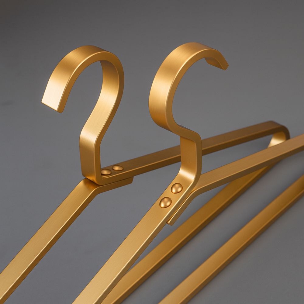 Appendiabiti Uomo Eleganti in Alluminio - Salvaspazio, Antiscivolo - - appendiabiti alluminio appendiabiti robusti appendini uomo design moderno grucce antiscivolo grucce salvaspazio organizzazione guardaroba - Givera