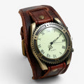Reloj vintage de hombre en piel marrón, esfera con números romanos clásico