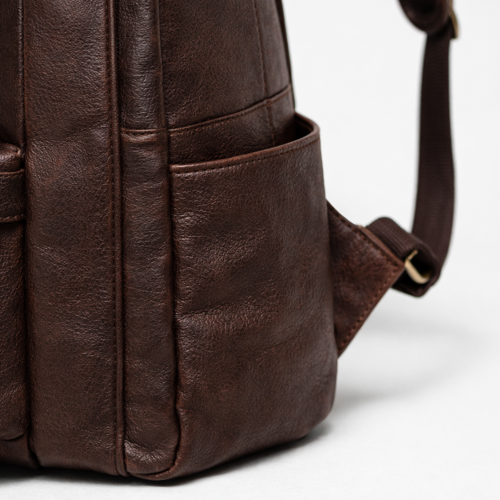 Zaino Uomo in Vera Pelle Nera per Laptop 15.6" - Spazioso e Impermeabile - - bag bags laptop Leather Bag luxe luxe zaino mens bag pelle spazioso uomo zaino - Concept Palermo