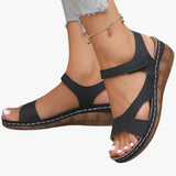 Lage comfortabele lichte elegante zomersandalen voor dames met lage hak