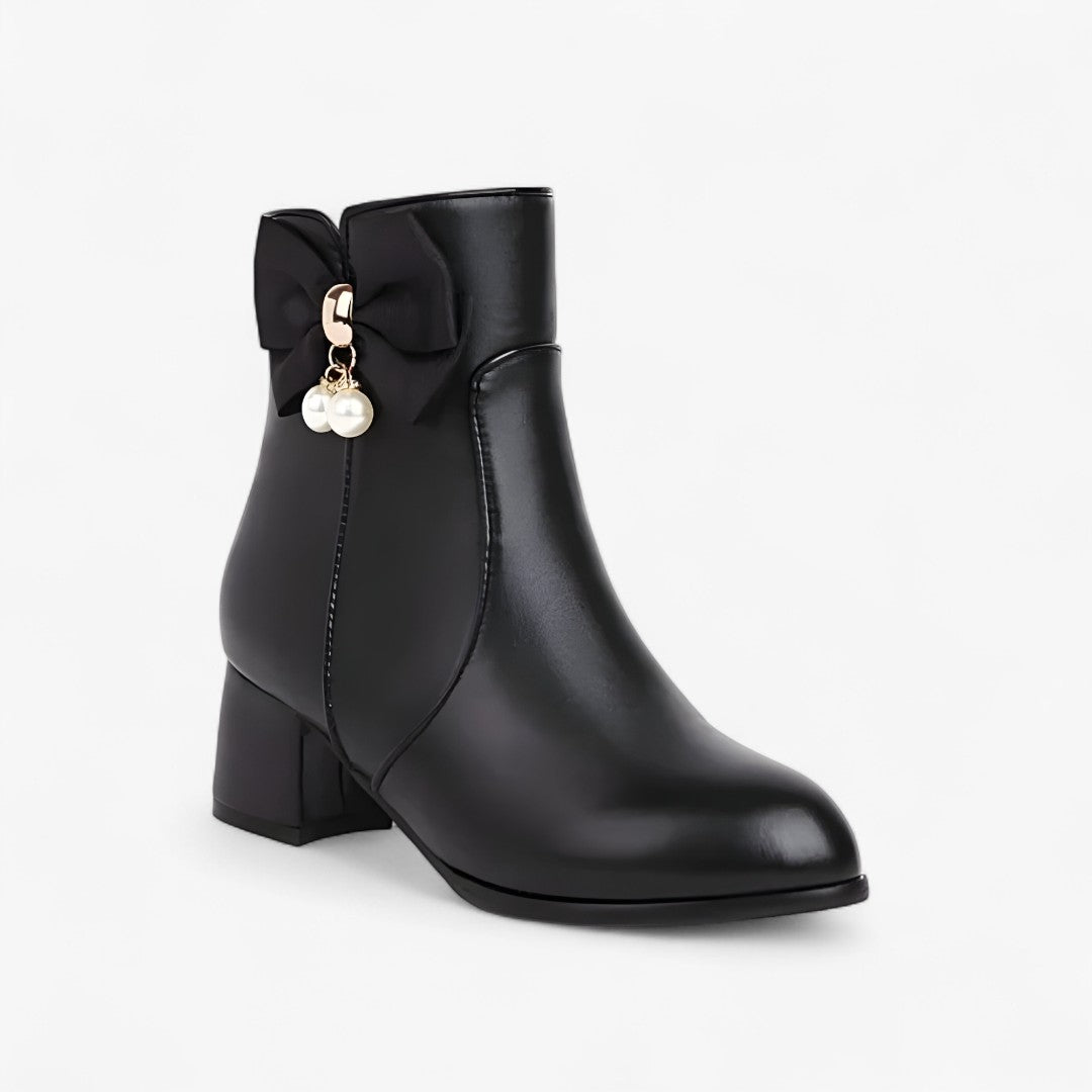 Stivaletti con fiocco e tacco alto per taglie comode - Nera - BOOTS Boots & Shoes comode fiocco shoes stivaletti stivaletti fiocco tacco taglie - Concept Palermo