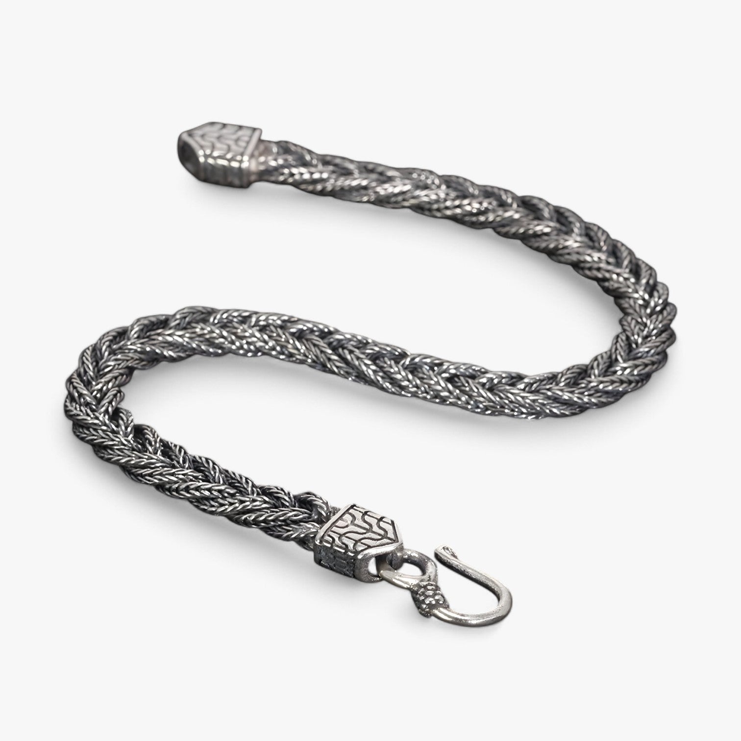 Bracciale in Argento Vintage – Eleganza Robusta e Intrecciata a Mano Uomo - - bracciale bracciale vintage BRACELET eleganza intrecciata jewelry mano mens accessory mens bracelet robusta uomo - Concept Palermo