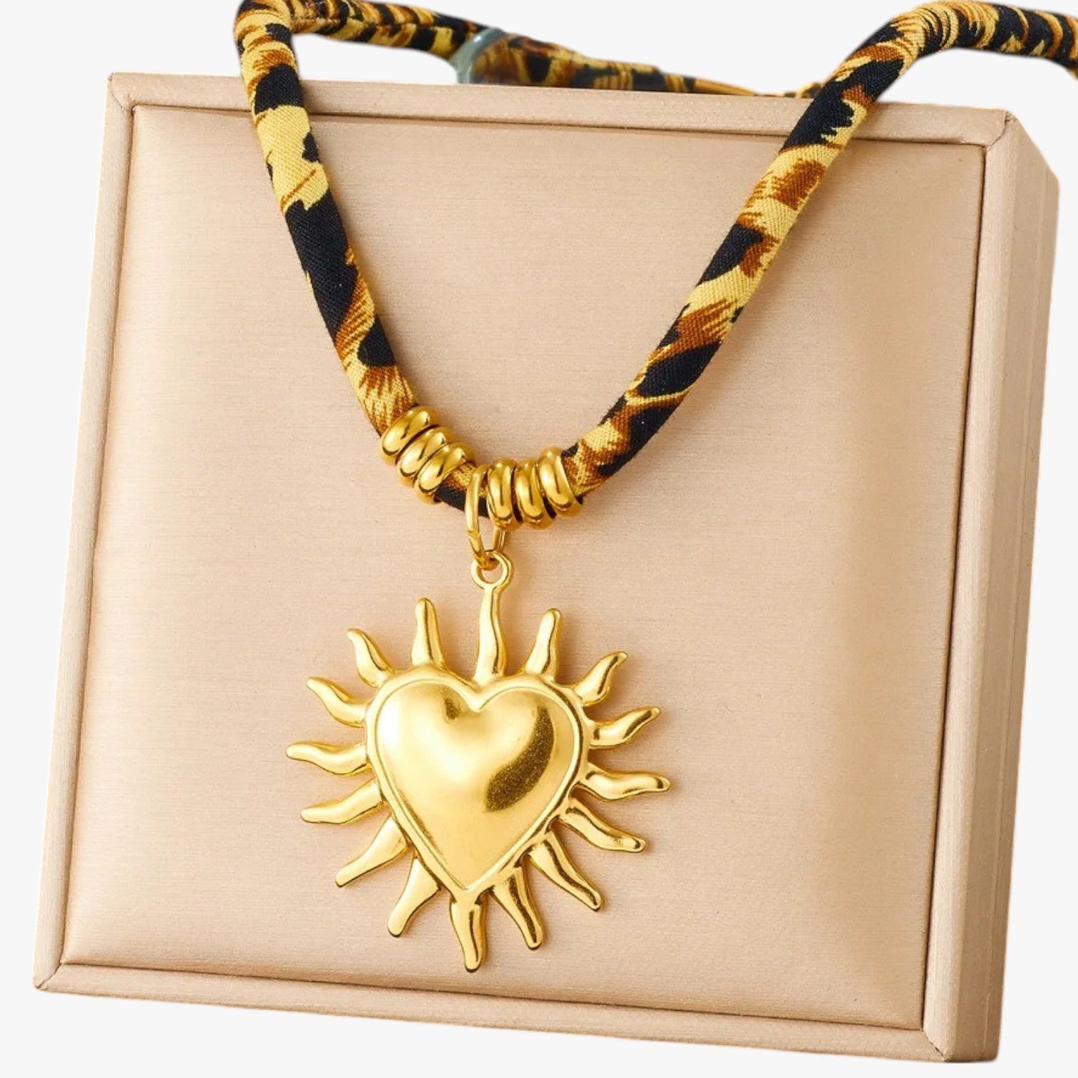 Collana Charm Leopardo con Dettagli Oro Stile Unico e Regalo Lana - - charm collana collana charm dettagli Fashion Necklaces jewelry lana leopardo necklace NECKLACES Necklaces for Women regalo - Concept Palermo