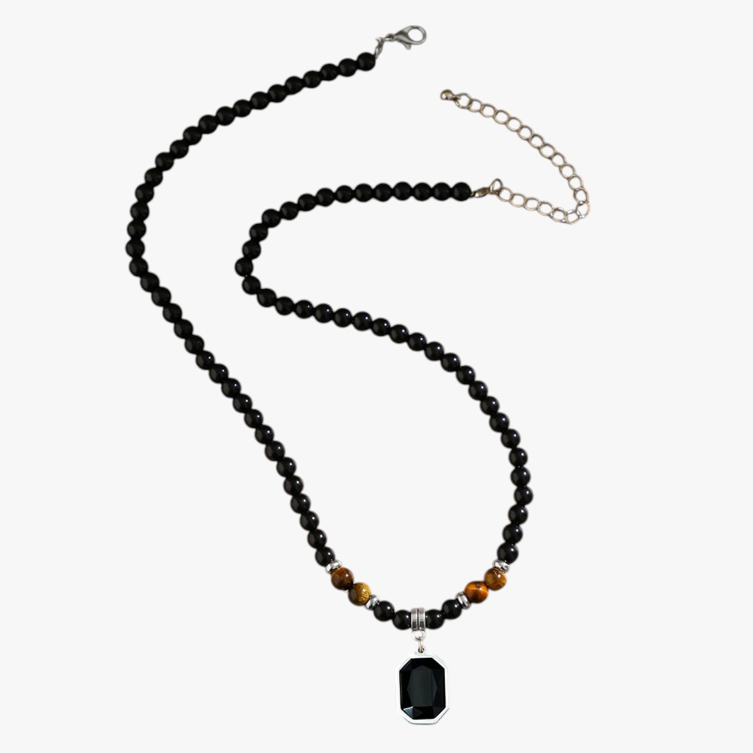 Stile audace al collo – Collana con perline nere e ciondolo quadrato per uomo Pelle Lana - Nero - audace ciondolo collana collo jewelry lana Mens fashion necklace necklace for men nere pelle - Concept Palermo