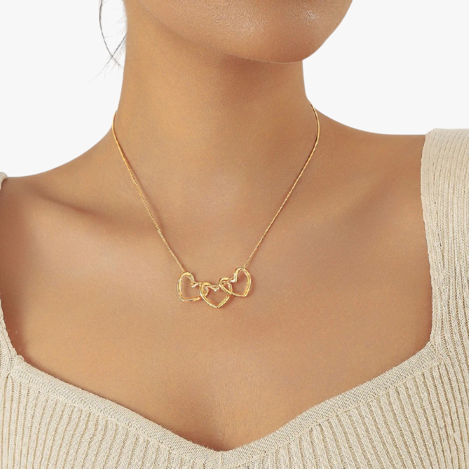 Collana minimalista con cuore dorato Uomo - - collana collana minimalista cuore elegant womens necklaces jewelry minimalista necklace NECKLACES Necklaces for Women uomo - Concept Palermo