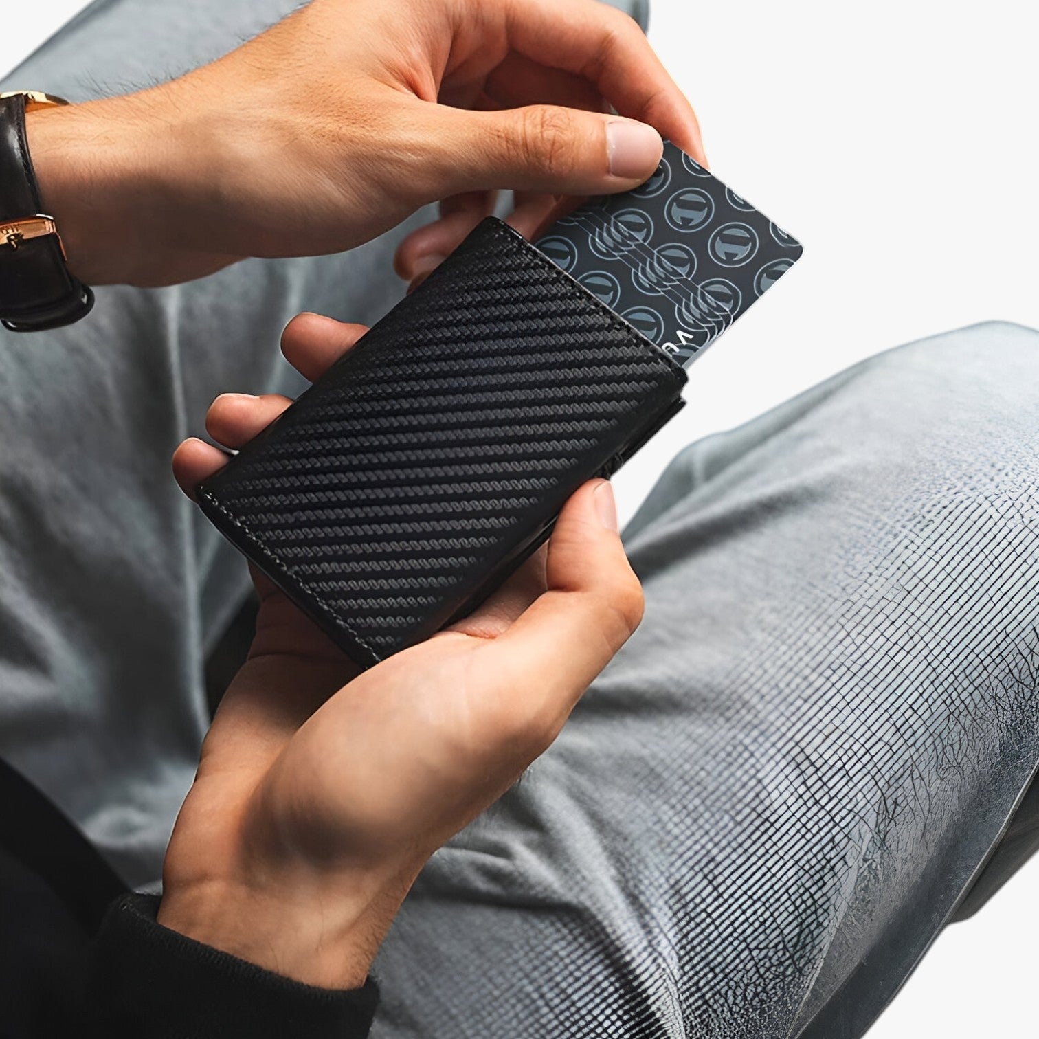 Portafoglio Bi-Fold RFID Sicuro con Tasca per Monete Uomo - - fold mens accessory mens wallet monete portafoglio rfid sicuro tasca uomo wallet wallets - Concept Palermo