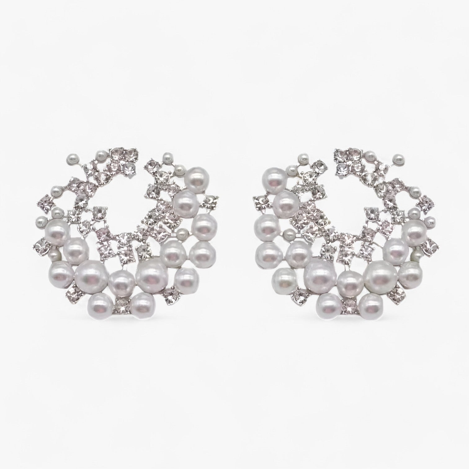 Orecchini a cerchio in argento con perle e zirconi in stile retro luxe - Bianco perla - Accessories Jewelry cerchio EARRINGS jewelry luxe orecchini orecchini cerchio perle retro stile - Concept Palermo