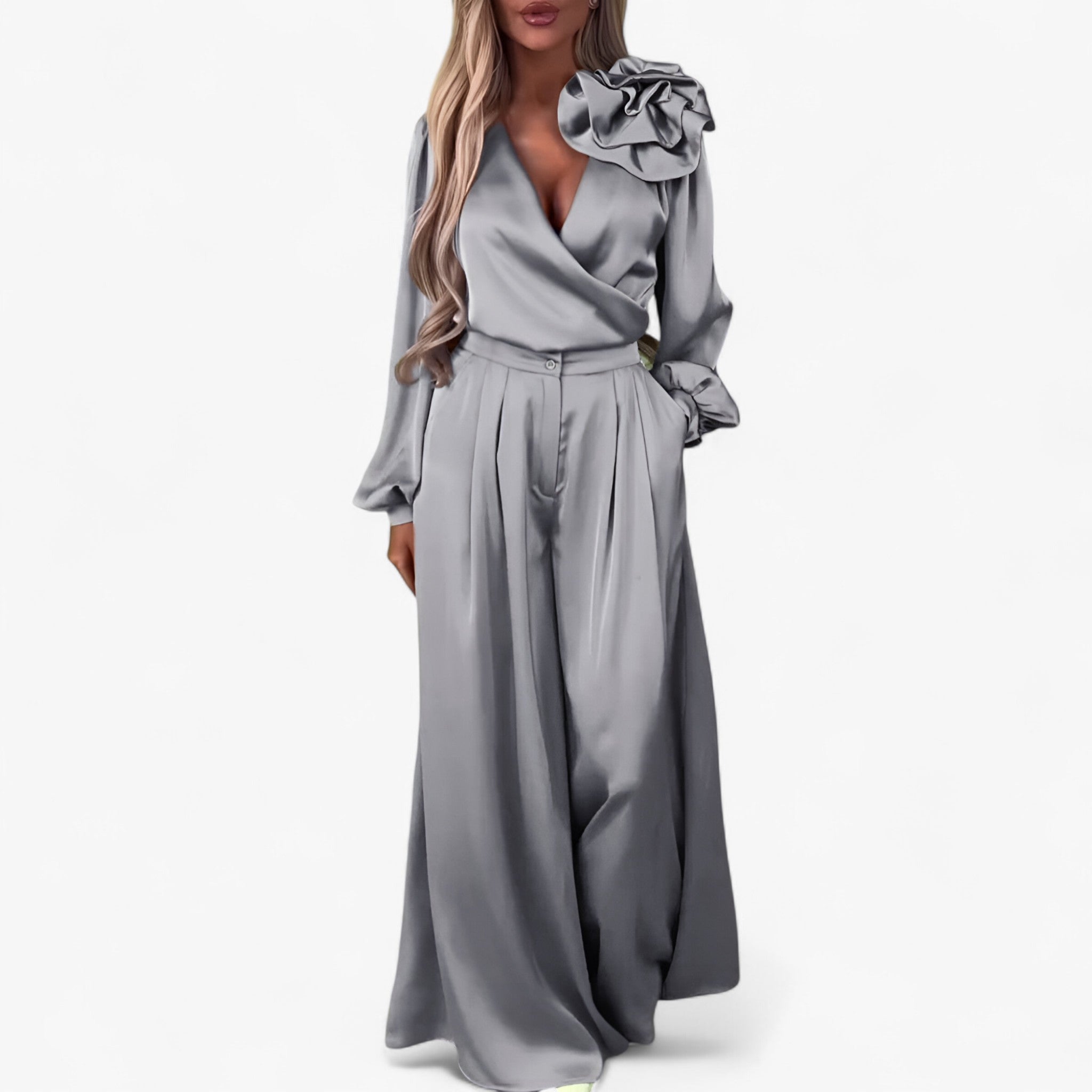 Completo Elegante Donna in Poliestere: Top Sciallato e Pantaloni Larghi Vita Alta - Grigio - abbigliamento casual abbigliamento versatile donna donna poliestere larghi look femminile materiale poliestere outfit elegante outfit sets pantaloni pantaloni larghi poliestere set da donna taglie disponibili top scollatura a V vestiti per eventi - Concept Palermo